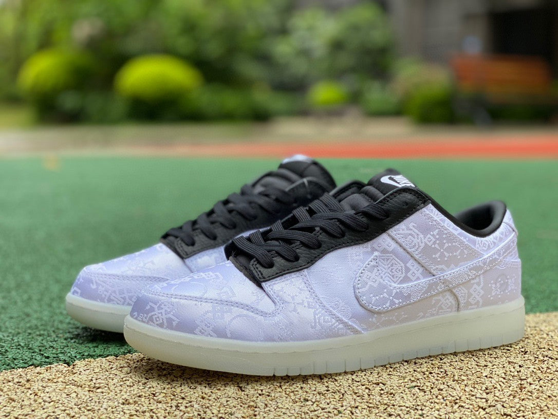Nike Dunk Low "Fragmentdesign"